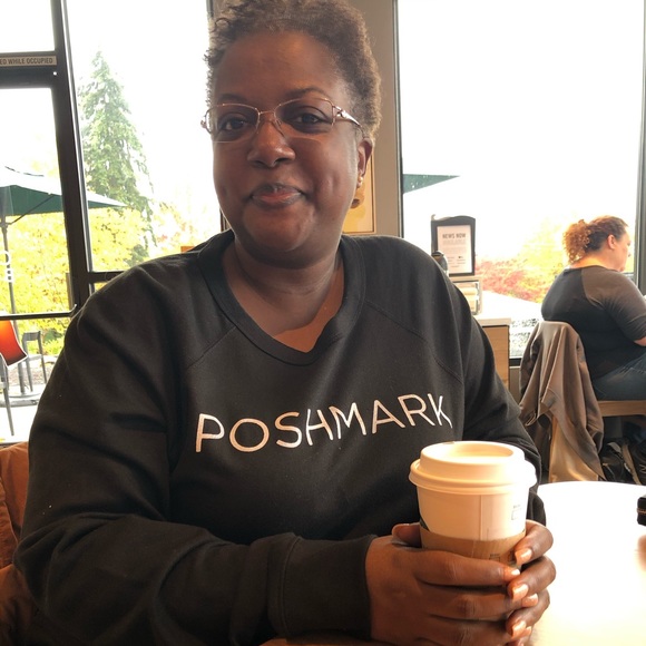 ✨Welcome to my closet!✨ - Picture 8 of 9